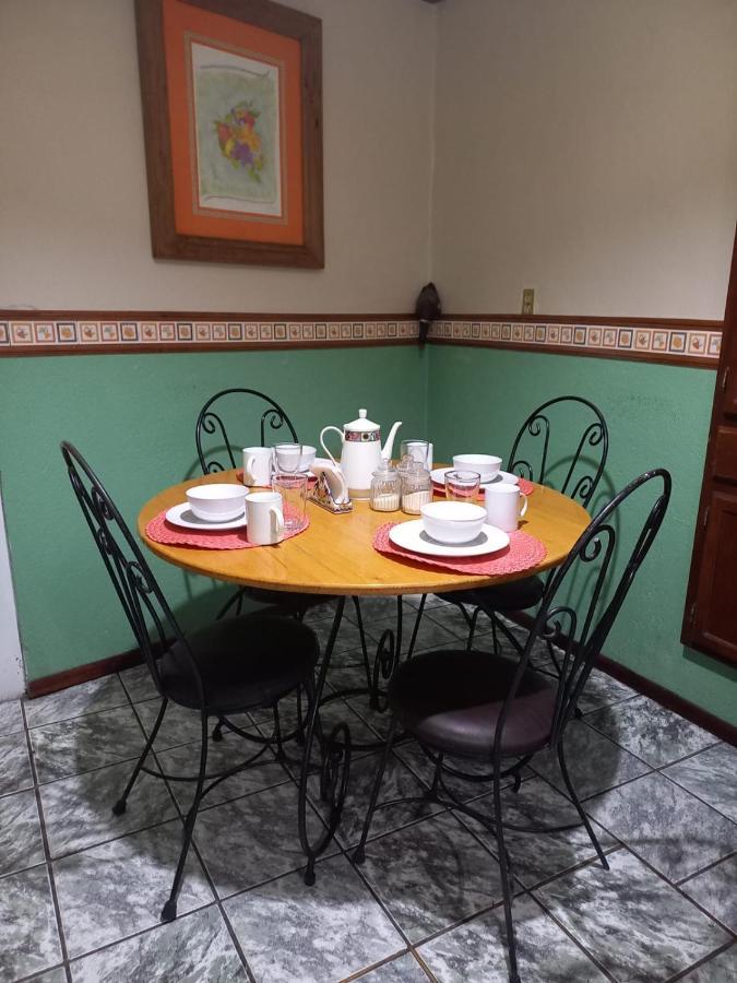 Home Stay Maria Идальго-дель-Парраль Экстерьер фото