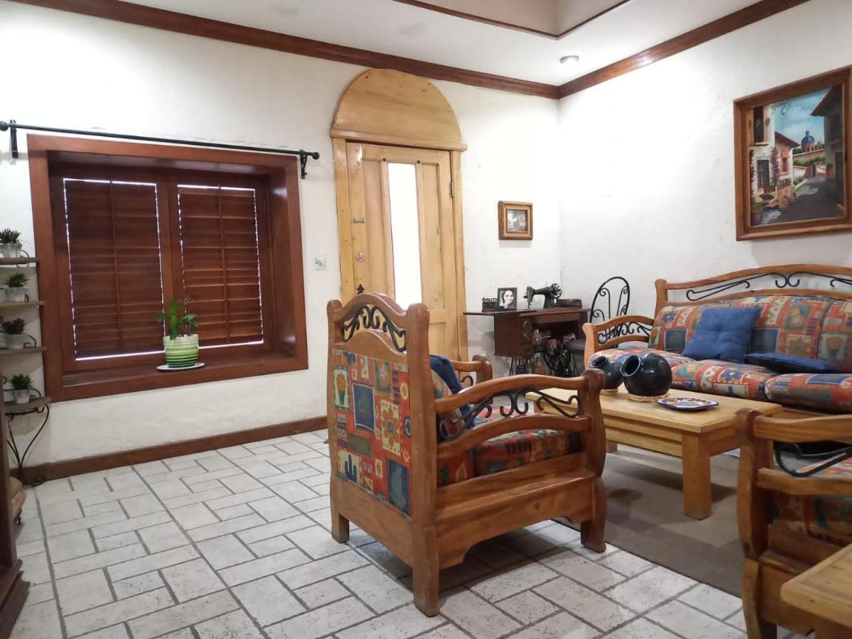 Home Stay Maria Идальго-дель-Парраль Экстерьер фото